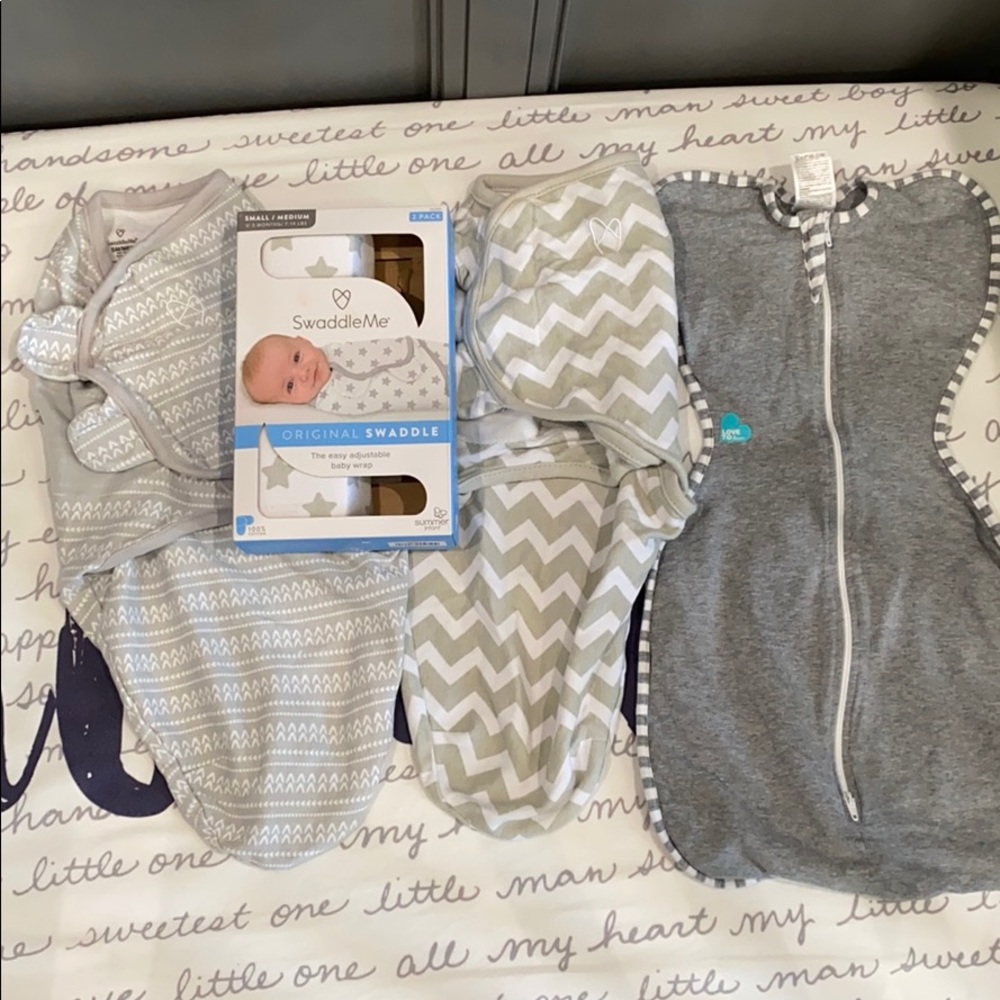 Set of 4 swaddles. All size small.
